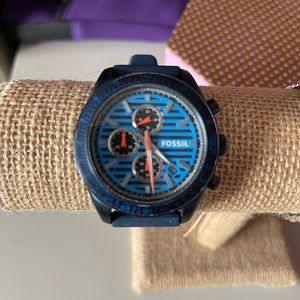 Fossil mens watch needs a battery other than that in great contion